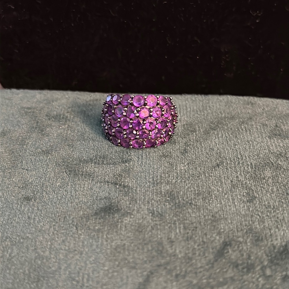 925 dome cluster ring with amethyst color purple stones size almost 6